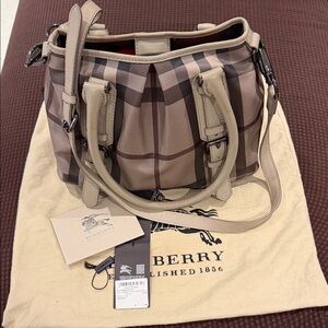 EUC authentic Burberry Smnorthfield Trench